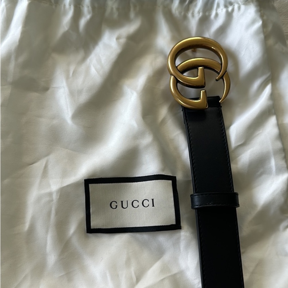 Authentic Gucci Women’s belt. Measure 39” with 5 holes. Like New.